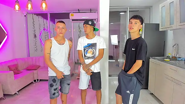 Houseofwarrios online show from September 21, 5:20 am