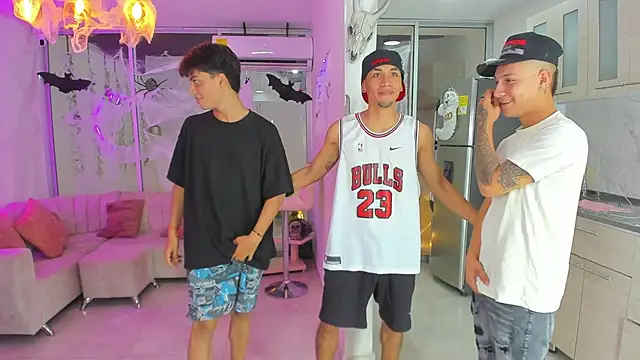 Houseofwarrios online show from September 24, 5:55 am