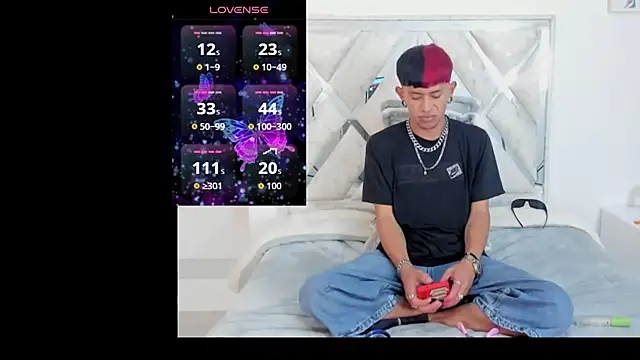 Snapshot of DemianSalvatore chatting on September 29, 2:33 pm DemianSalvatore online show from September 29, 2:33 pm