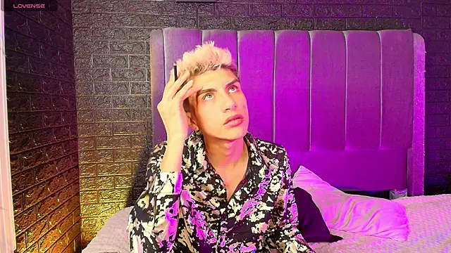 Erick Velveth online show from November 7, 9:15 pm