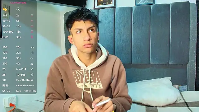 Snapshot of Erick_Velveth chatting on March 29, 6:46 am Erick Velveth online show from March 29, 6:46 am