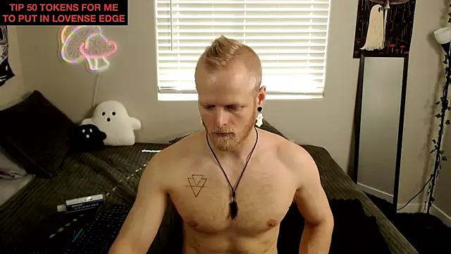 Snapshot of randyroderick chatting on October 10, 8:19 pm randyroderick online show from October 10, 8:19 pm