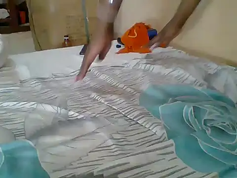 Snapshot of Suprice21 chatting on October 10, 10:36 am Suprice21 online show from October 10, 10:36 am