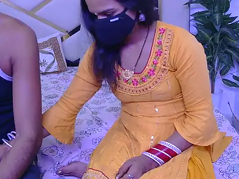 Lovelyy-couple online show from October 15, 4:56 am