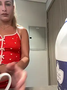 Snapshot of BabyBluexox chatting on November 15, 6:11 am BabyBluexox online show from November 15, 6:11 am