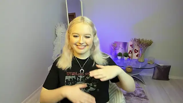 RoseThomas  online show from September 24, 3:26 pm