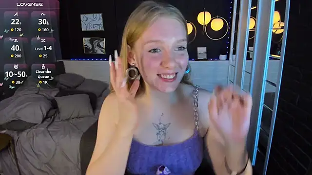 Snapshot of Layla_Glam chatting on September 21, 1:35 pm Layla Glam online show from September 21, 1:35 pm