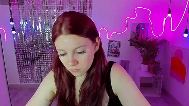 Snapshot of Layla_Glam chatting on October 17, 1:25 pm Layla Glam online show from October 17, 1:25 pm