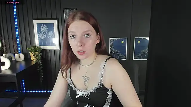 Snapshot of Layla_Glam chatting on November 1, 5:20 am Layla Glam online show from November 1, 5:20 am