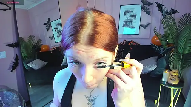 Snapshot of Layla_Glam chatting on November 3, 5:31 am Layla Glam online show from November 3, 5:31 am