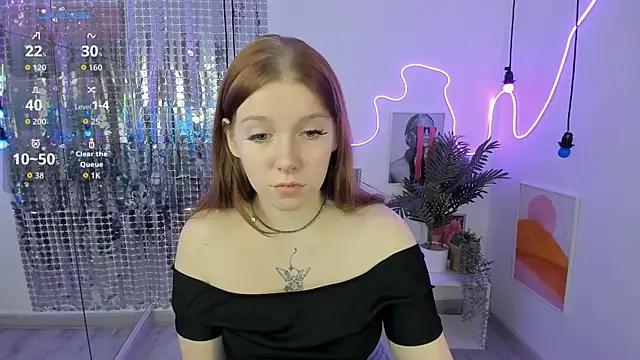 Snapshot of Layla_Glam chatting on December 14, 5:24 am Layla Glam online show from December 14, 5:24 am