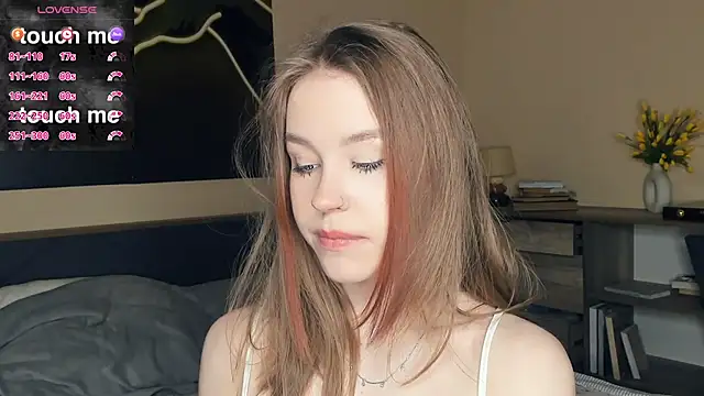 Snapshot of MaliaBourraine chatting on April 11, 7:24 am MaliaBourraine online show from April 11, 7:24 am
