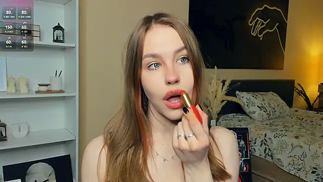 Snapshot of MaliaBourraine chatting on May 4, 7:48 am MaliaBourraine online show from May 4, 7:48 am