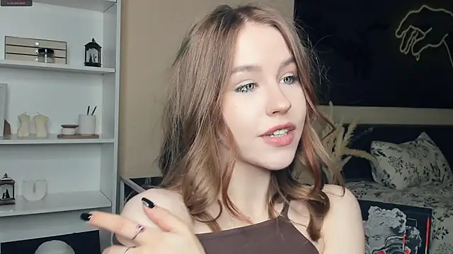 Snapshot of MaliaBourraine chatting on May 17, 7:28 am MaliaBourraine online show from May 17, 7:28 am
