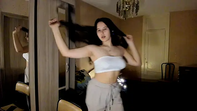 MandaDestiche online show from October 9, 8:07 pm