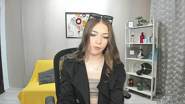 EllaClarke online show from May 2, 10:42 am