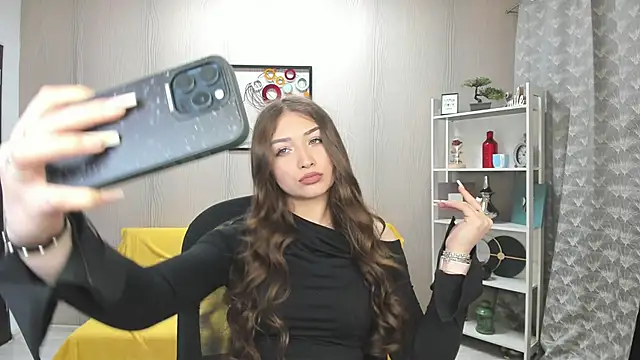 EllaClarke online show from May 3, 9:59 am