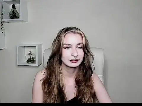 NinaBlond1 online show from October 23, 5:51 am