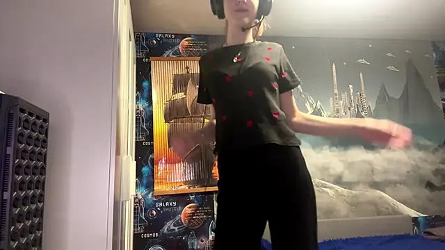 Snapshot of Elira_Breeze chatting on November 3, 5:25 pm Elira Breeze online show from November 3, 5:25 pm