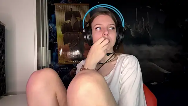 Elira Breeze online show from November 14, 12:26 pm