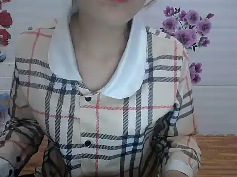 Snapshot of Hannie_26 chatting on November 17, 2:01 pm Hannie 26 online show from November 17, 2:01 pm