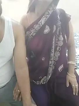 Snapshot of mansi_rawat05 chatting on October 7, 9:28 am mansi rawat05 online show from October 7, 9:28 am