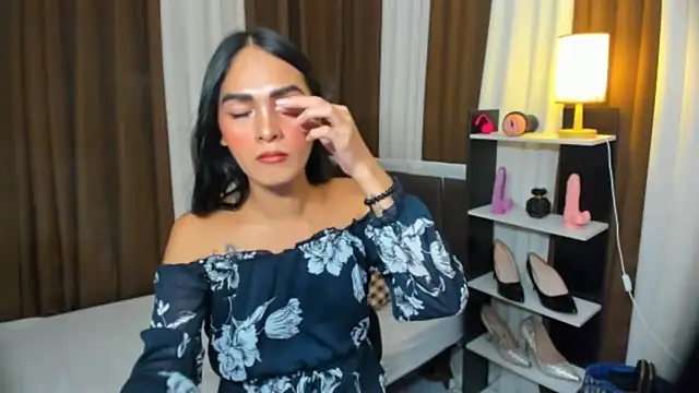 Snapshot of Sedictive_Samantha chatting on October 21, 5:30 am Sedictive Samantha online show from October 21, 5:30 am