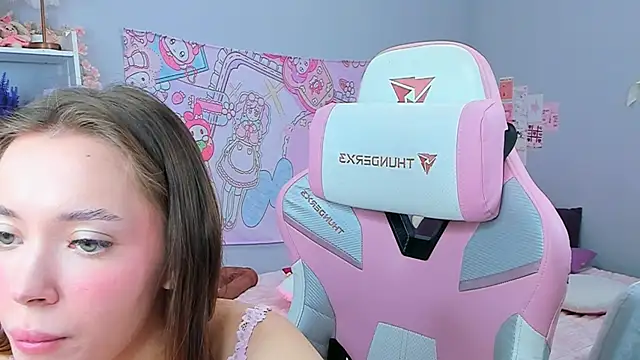 Leri Dells online show from February 3, 6:40 am