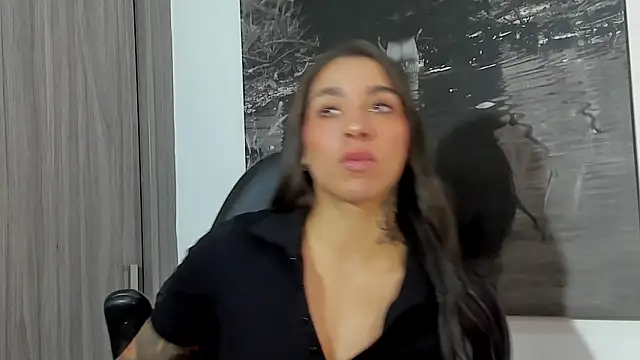 KAYLA BATISTA  online show from February 15, 11:45 pm