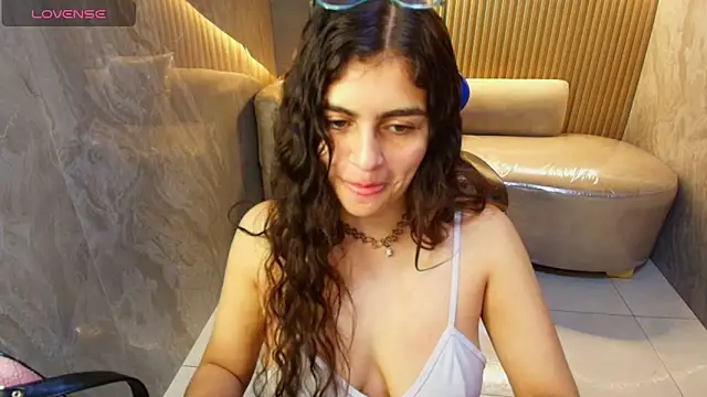 Snapshot of dany_r_ chatting on October 20, 1:00 pm dany r online show from October 20, 1:00 pm