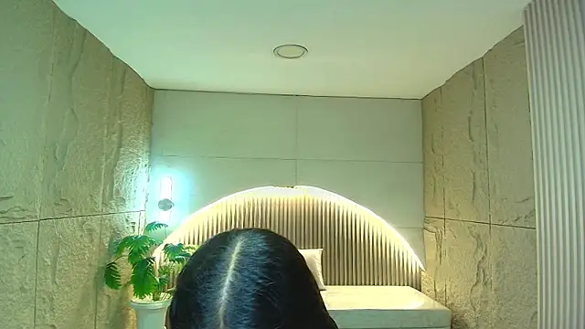 Snapshot of dany_r_ chatting on November 28, 1:03 pm dany r online show from November 28, 1:03 pm