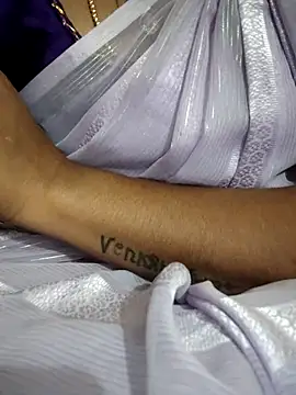 sweetqueen143 online show from September 25, 3:05 pm