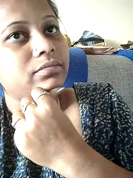 sweetqueen143 online show from January 7, 5:43 am