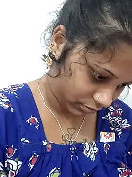 sweetqueen143 online show from February 13, 6:09 am