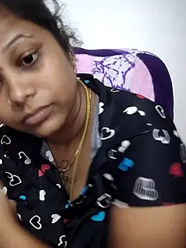 sweetqueen143 online show from May 11, 6:41 am
