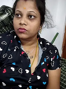 sweetqueen143 online show from May 15, 11:56 pm