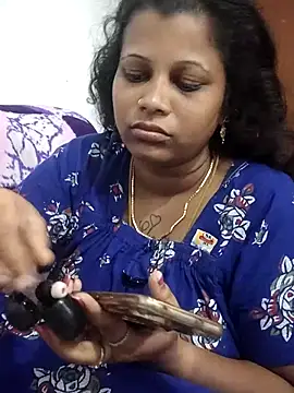 sweetqueen143 online show from May 23, 5:01 am