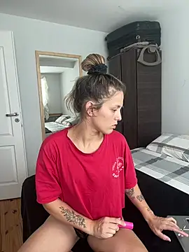 xvalentinaof online show from February 5, 8:24 pm