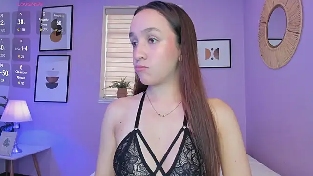 aliissonn online show from November 21, 1:43 pm