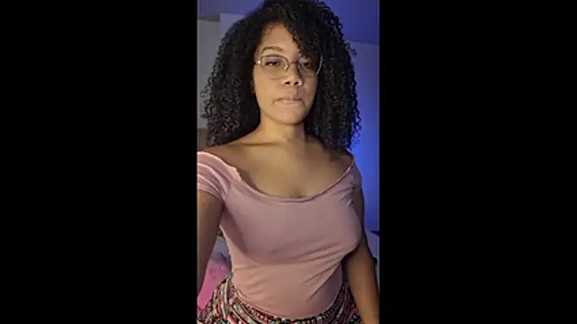 hottielatina online show from November 24, 11:15 pm