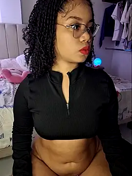 hottielatina online show from December 4, 8:06 pm