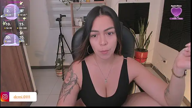 Snapshot of TaniaVelvet chatting on November 10, 6:40 pm TaniaVelvet online show from November 10, 6:40 pm