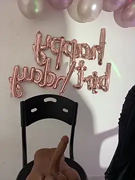 Snapshot of becca_wilsson chatting on October 18, 9:10 am becca wilsson online show from October 18, 9:10 am