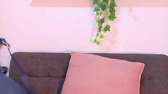 MyApril   online show from February 24, 12:03 pm