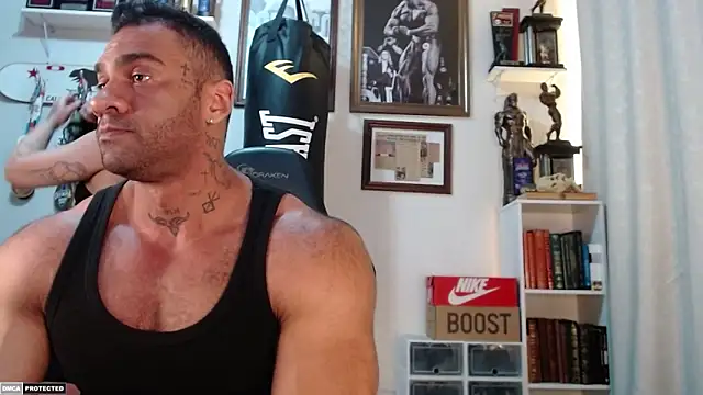 Snapshot of henryhadesflirt chatting on October 8, 9:56 pm henryhadesflirt online show from October 8, 9:56 pm