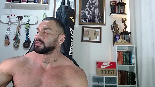 Snapshot of henryhadesflirt chatting on November 13, 6:07 pm henryhadesflirt online show from November 13, 6:07 pm