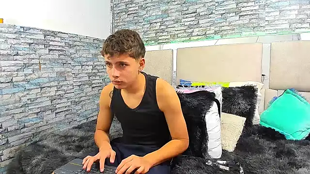 Julian wolf18 online show from September 23, 1:47 pm