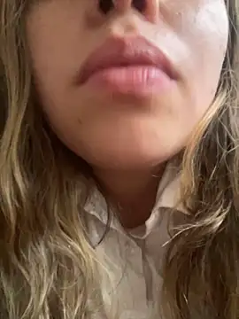 Snapshot of Aphrill chatting on December 2, 8:59 pm Aphrill online show from December 2, 8:59 pm