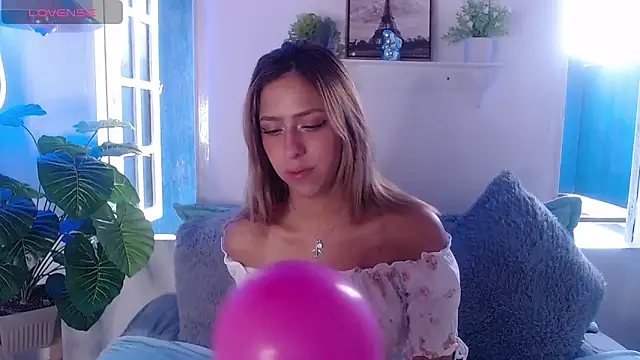 Snapshot of Jade__k chatting on December 3, 1:42 pm Jade k online show from December 3, 1:42 pm