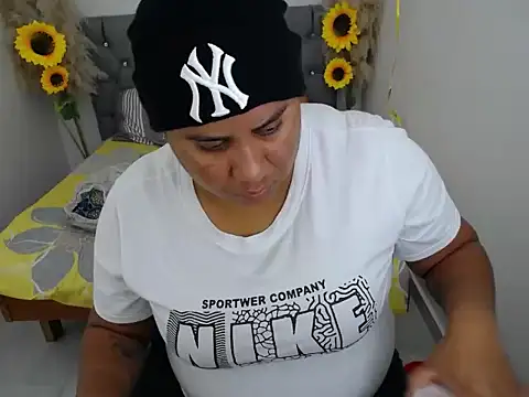 hotlesby valery online show from October 25, 12:13 pm